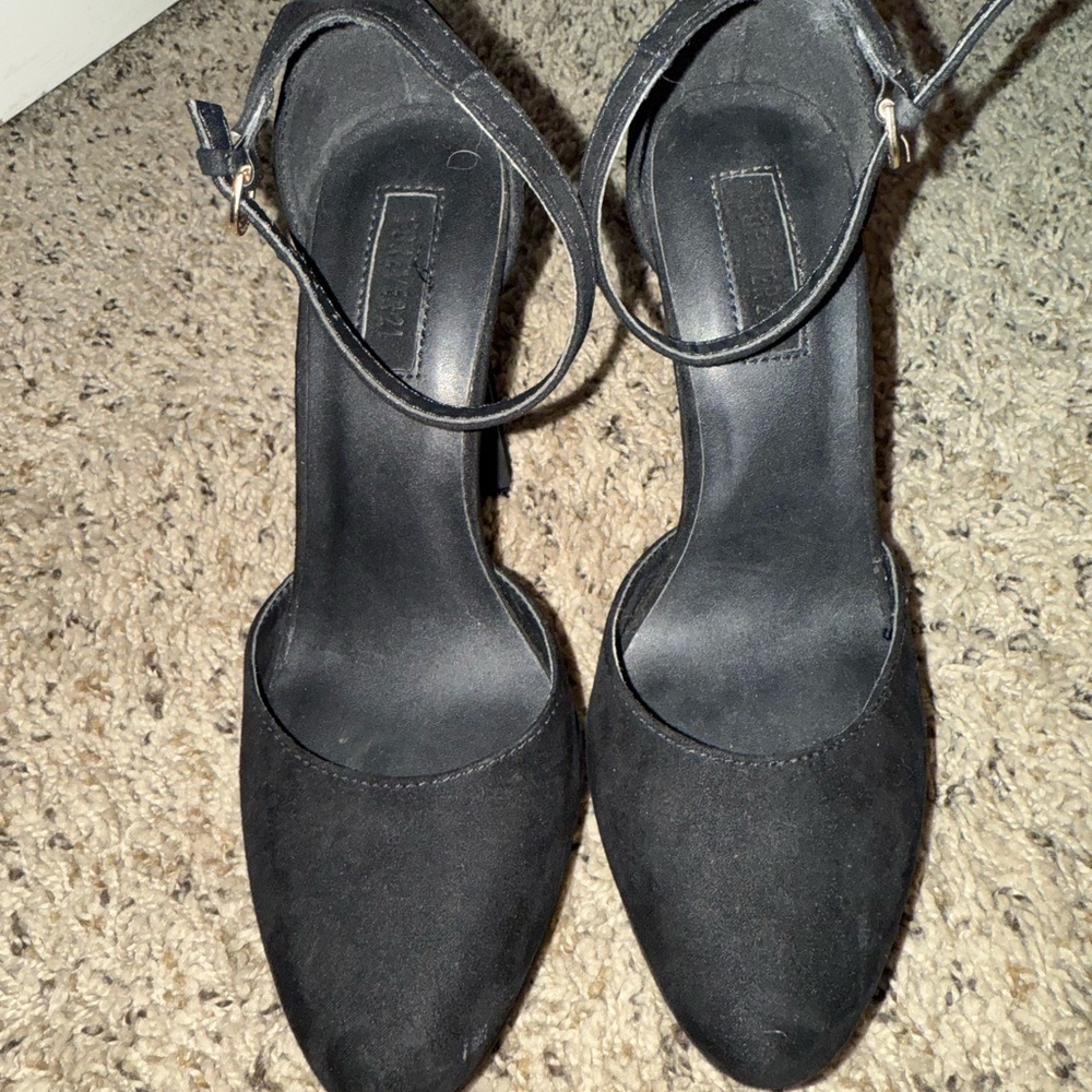 Forever 21 Black Ankle Strap Heels